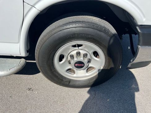 Used 2023 GMC Savana 2500 w/ Driver Convenience Package image 13