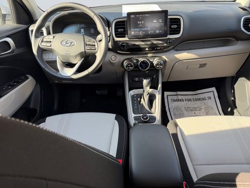 Certified 2025 Hyundai Venue SEL image 12