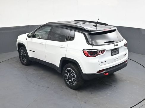 Used 2025 Jeep Compass Trailhawk AWD/4WD image 26