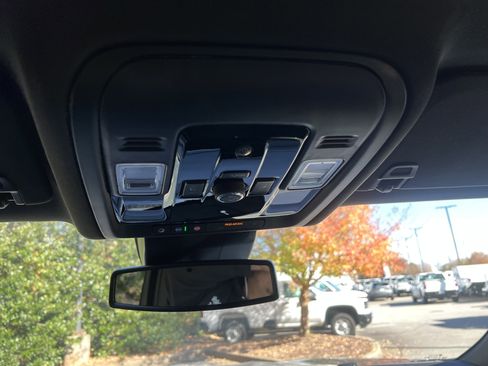 New 2026 Chevrolet Suburban LT w/ Comfort Package image 30