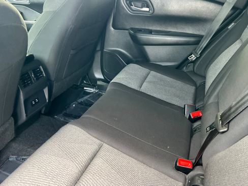 Used 2025 Nissan Rogue SV AWD/4WD image 5