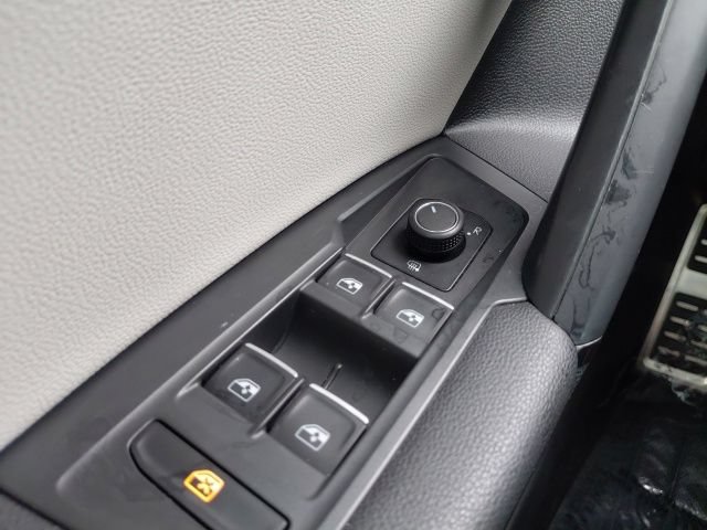 Used 2019 Volkswagen Tiguan SEL Premium R-Line FWD image 23