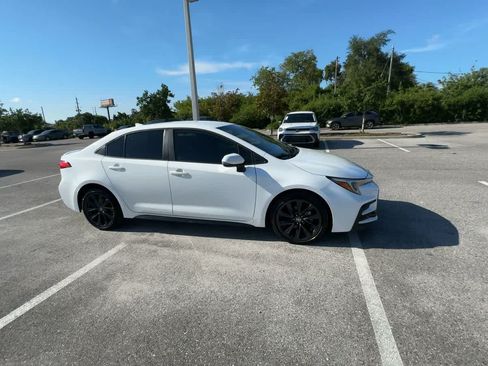 Used 2023 Toyota Corolla SE FWD image 9