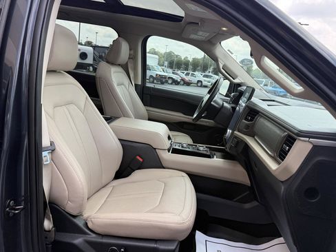 Used 2024 Ford Expedition Max Limited AWD/4WD image 14
