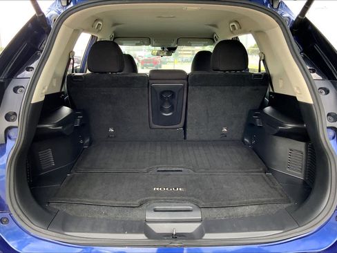 Used 2020 Nissan Rogue SV FWD image 34