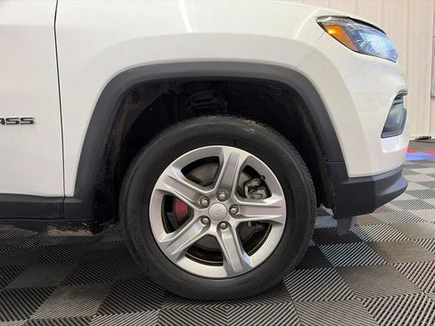 Used 2024 Jeep Compass Latitude AWD/4WD image 25