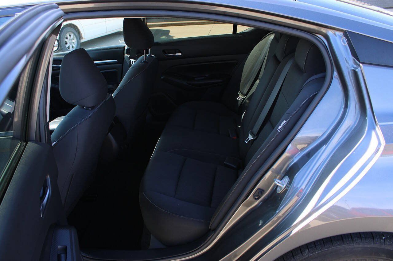 Used 2022 Nissan Altima 2.5 SV FWD image 9