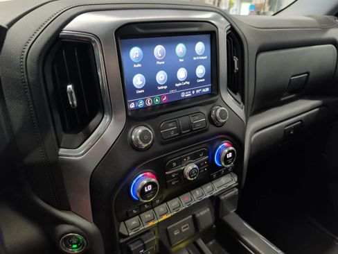 Used 2021 GMC Sierra 1500 SLT w/ SLT Premium Plus Package AWD/4WD image 12