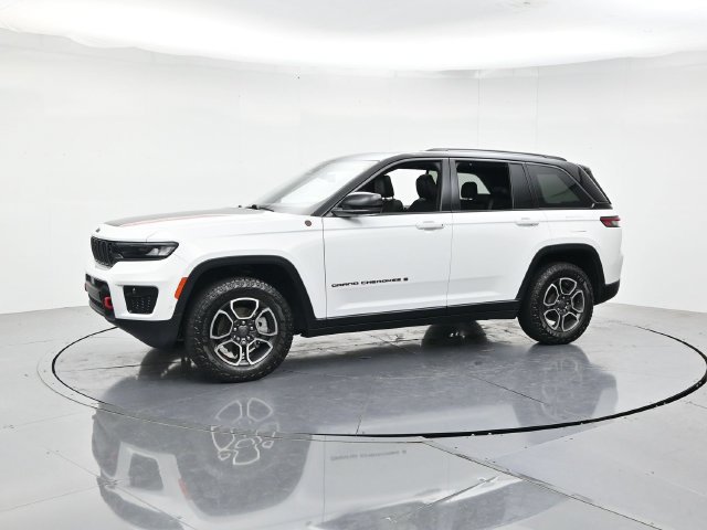 Used 2022 Jeep Grand Cherokee Trailhawk w/ ADV Protech Group II AWD/4WD image 5