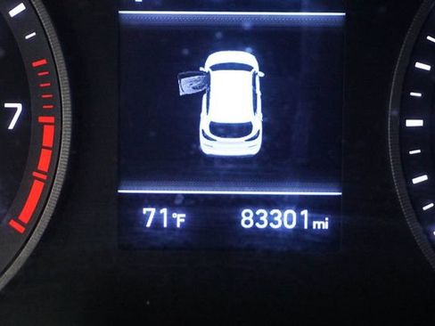 Used 2019 Hyundai Tucson SE image 18