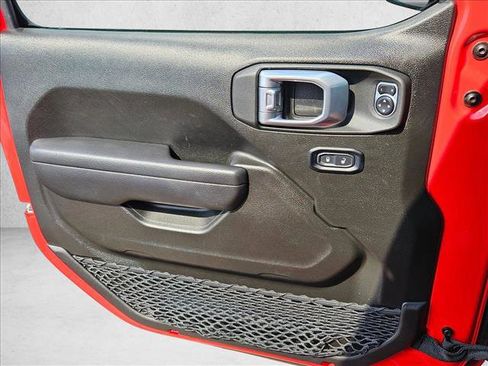 Used 2024 Jeep Gladiator Sport AWD/4WD image 9