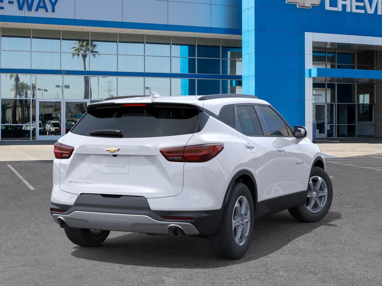 Used 2025 Chevrolet Blazer LT w/ Convenience Package AWD/4WD image 4