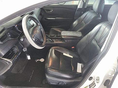 Used 2017 Toyota Avalon Touring image 5