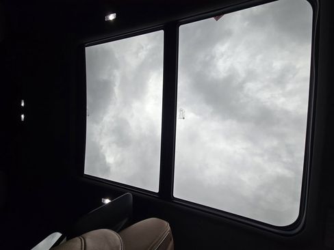 Used 2021 Cadillac Escalade Premium Luxury image 29