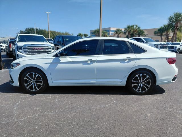 Used 2025 Volkswagen Jetta Sport FWD image 6