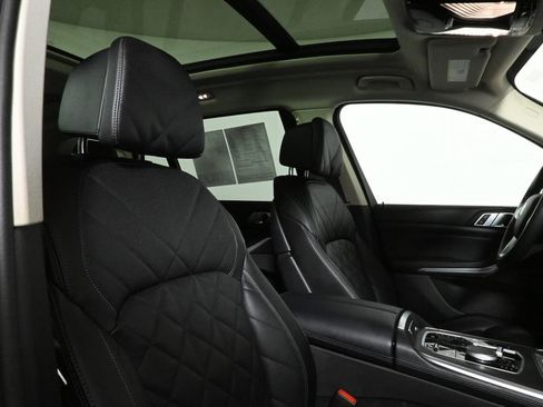 Certified 2024 BMW X7 xDrive40i w/ Premium Package image 36