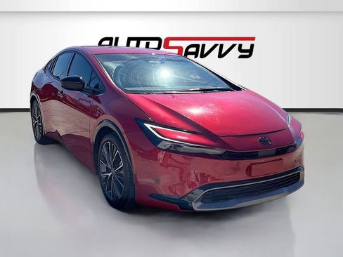 Used 2024 Toyota Prius XLE image 1