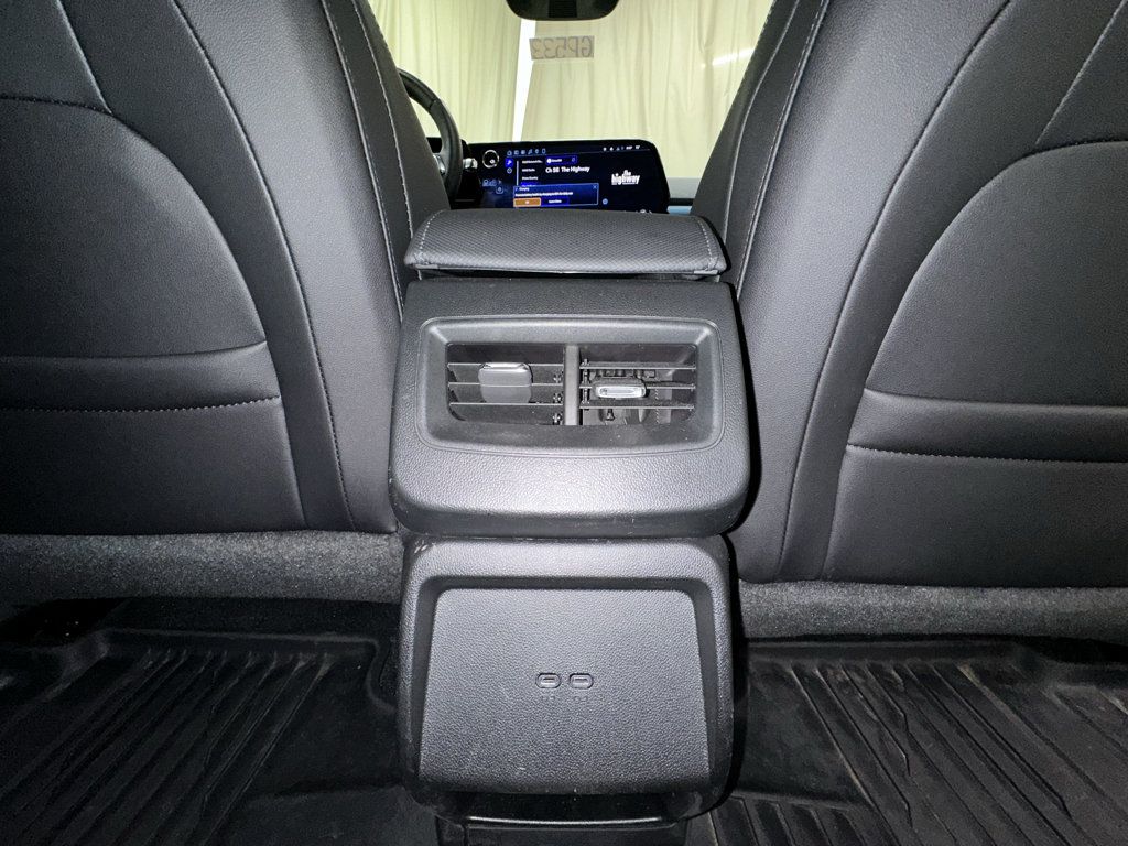 Used 2024 Chevrolet Equinox EV LT FWD image 18