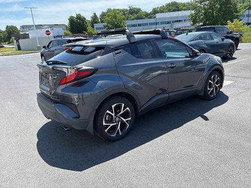 Used 2021 Toyota C-HR XLE FWD image 9