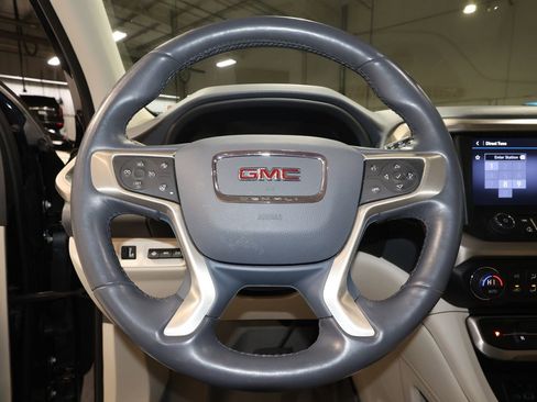 Certified 2022 GMC Acadia Denali w/ Denali Ultimate Package image 10