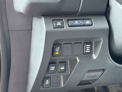 Used 2022 Nissan Frontier SV image 25