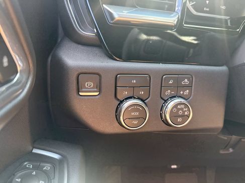 New 2026 GMC Sierra 3500 SLE w/ SLE Value Package AWD/4WD image 18