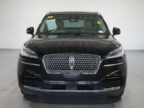 Used 2023 Lincoln Aviator 2WD w/ Premium Package image 2