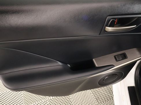 Used 2019 Lexus IS 300 image 18