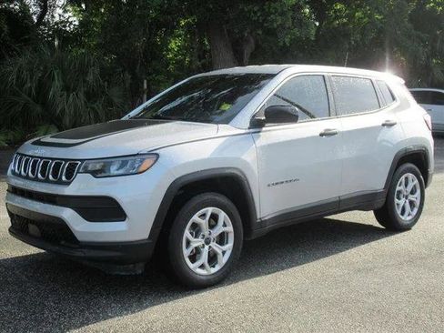 Certified 2025 Jeep Compass Sport w/ Mopar Graphics Package AWD/4WD image 3