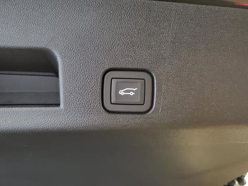 New 2026 Chevrolet Traverse LT w/ Sun and Wheel Package image 9