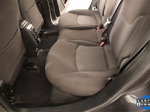 Used 2024 Jeep Compass Sport image 11