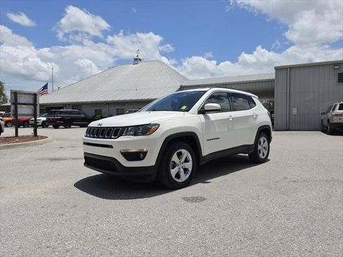 Certified 2018 Jeep Compass Latitude w/ Popular Equipment Group FWD image 2