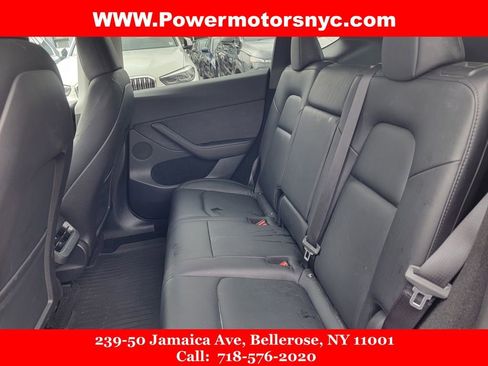 Used 2022 Tesla Model Y Long Range image 16