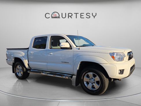 Used 2014 Toyota Tacoma PreRunner image 6
