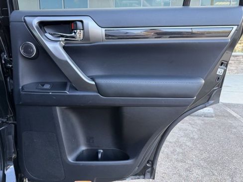 Used 2023 Lexus GX 460 Premium image 45