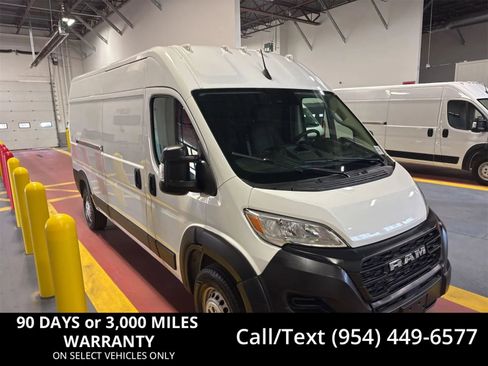 Used 2025 RAM ProMaster 2500 w/ Convenience Group FWD image 1