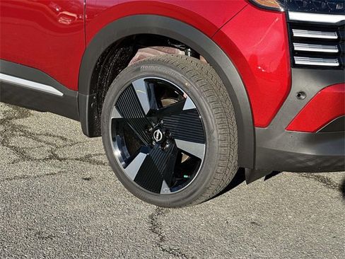 New 2026 Nissan Kicks SR image 7