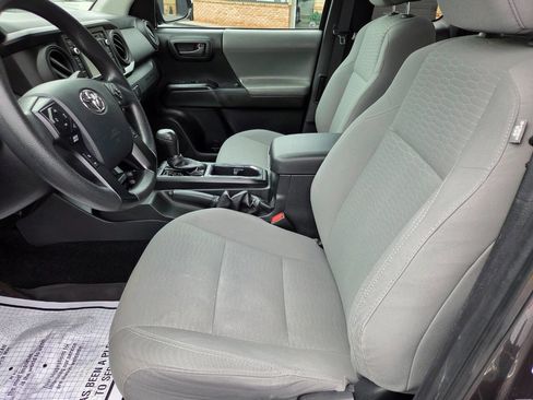 Used 2019 Toyota Tacoma SR AWD/4WD image 20