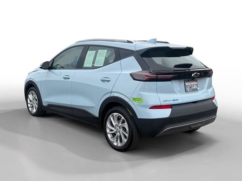 Used 2023 Chevrolet Bolt EUV LT w/ Driver Confidence Package image 3