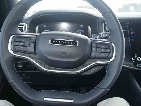 Certified 2022 Jeep Wagoneer Series II w/ Convenience Group I AWD/4WD image 36
