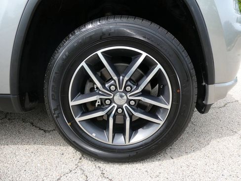 Used 2018 Jeep Grand Cherokee Limited AWD/4WD image 32