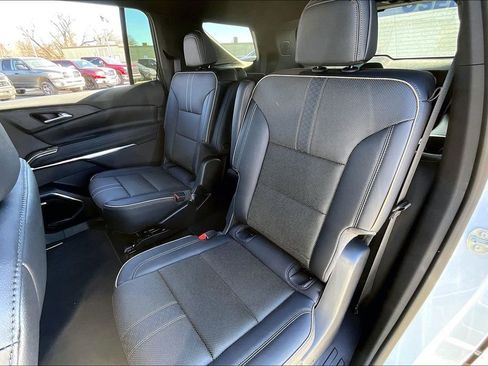 New 2026 Chevrolet Traverse High Country image 10