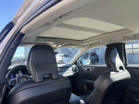 Used 2025 Volvo S60 B5 Core FWD image 15