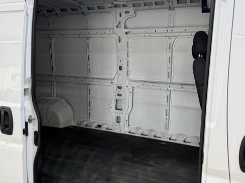 Used 2023 RAM ProMaster 2500 FWD image 12