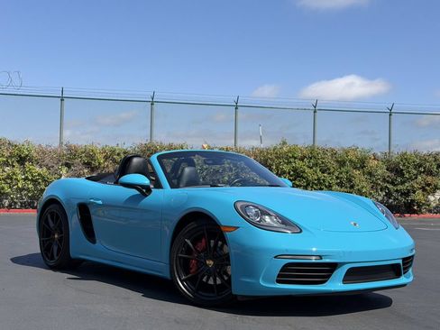 Used 2017 Porsche 718 Boxster S RWD image 7