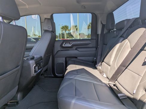 Used 2025 GMC Sierra 2500 SLT w/ SLT Convenience Package image 15