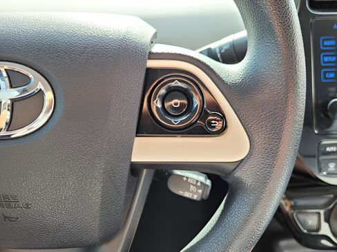 Used 2016 Toyota Prius Two image 20