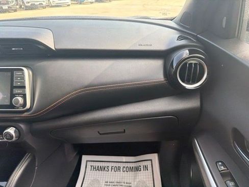 Used 2020 Nissan Kicks SR FWD image 21