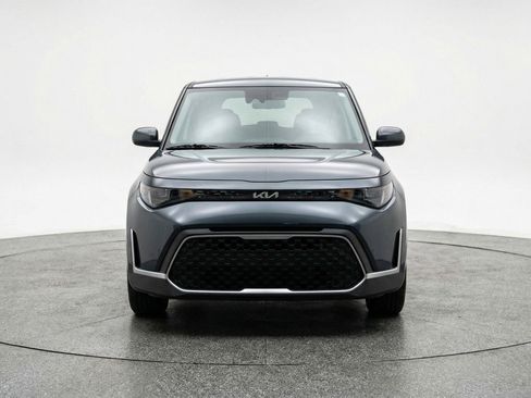 Used 2025 Kia Soul LX w/ LX Technology Package image 2