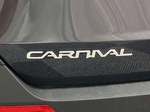 New 2026 Kia Carnival EX FWD image 8